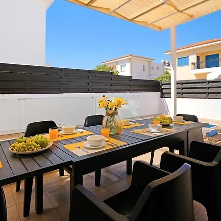 White Star - 100m From Serena Casa vacanze Protaras